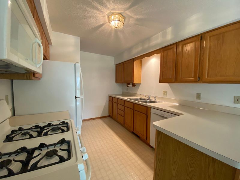 11819 Undercliff St NW, Minneapolis, MN 55433