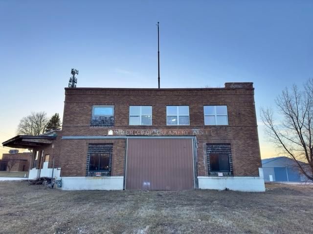 113 5th St NW, Mayer, MN 55360