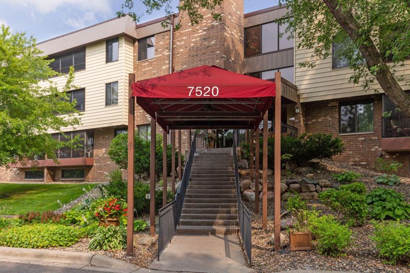 7520 Cahill Rd #105A, Minneapolis, MN 55439