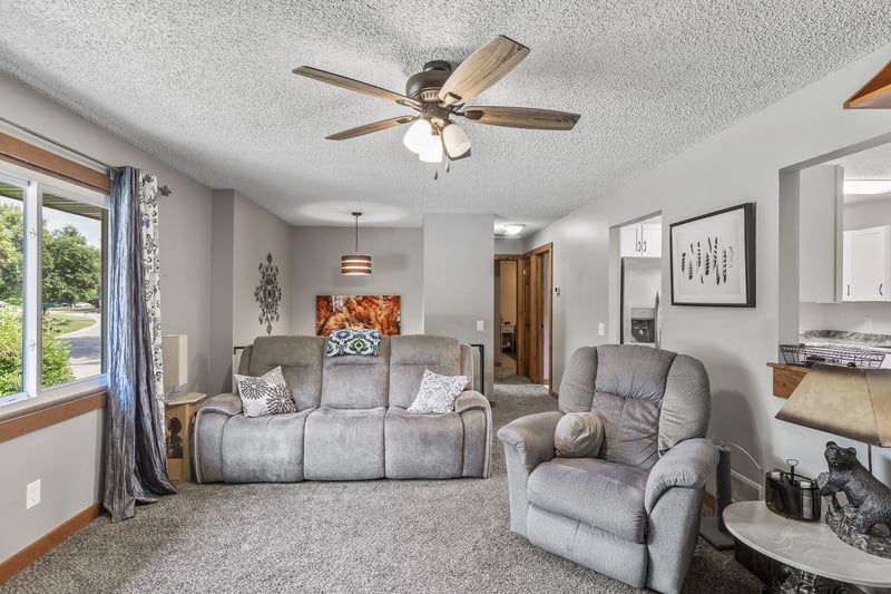16415 Garner Ave W, Lakeville, MN 55068