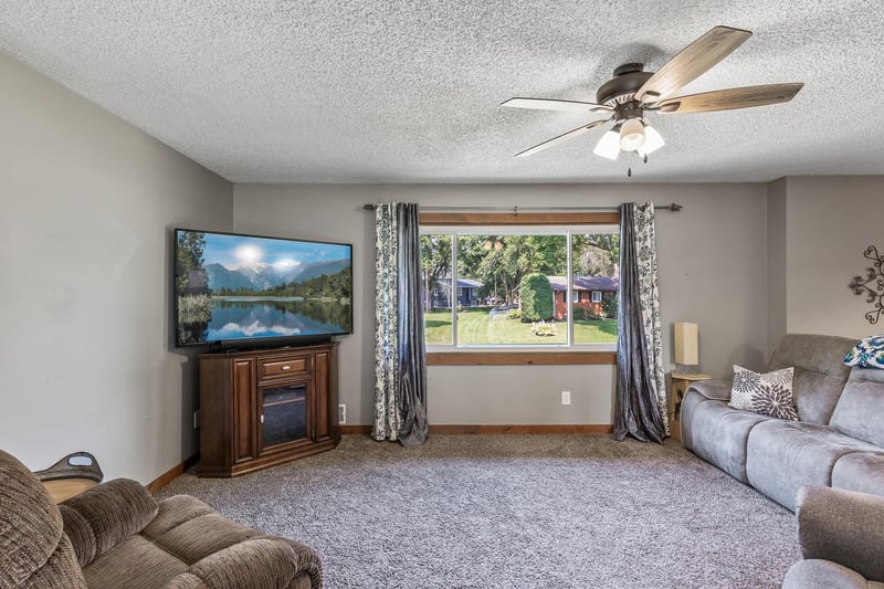 16415 Garner Ave W, Lakeville, MN 55068