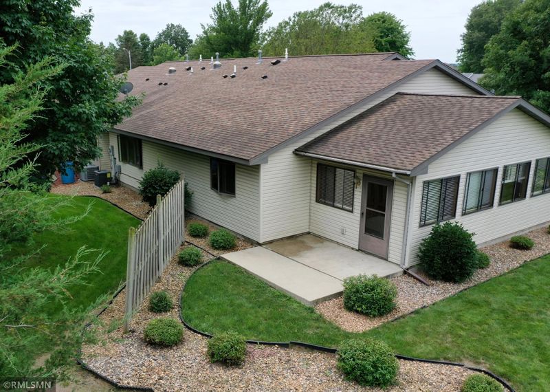 221 Foxborough Ln, Le Sueur, MN 56058
