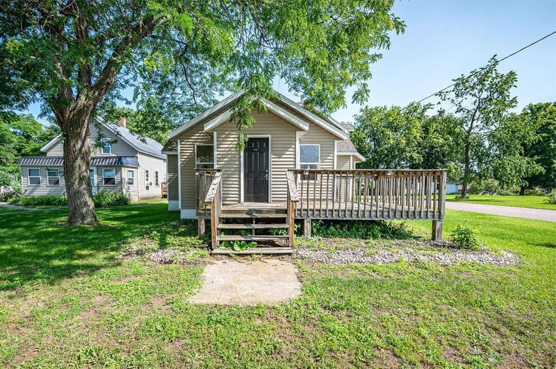 W7526 W Hamlin St, Arkansaw, WI 54721
