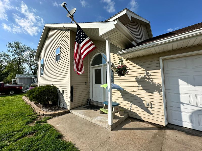 705 Holden Ave, Henning, MN 56551