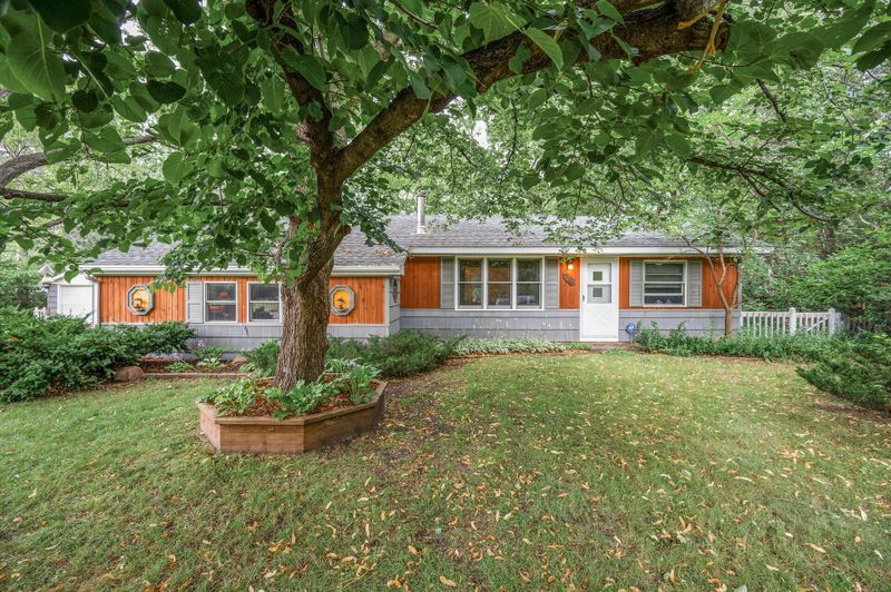 926 74 1/2 Ave N, Brooklyn Park, MN 55444