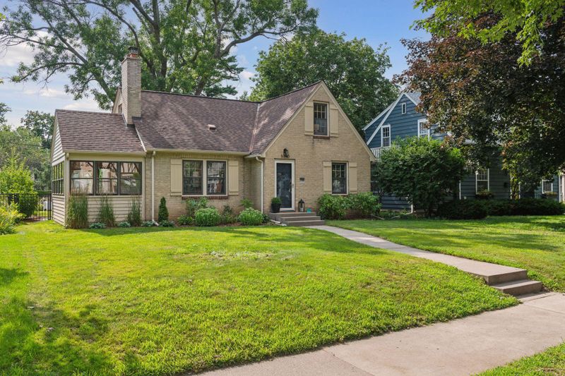 5740 10th Ave S, Minneapolis, MN 55417