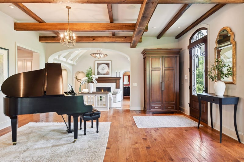 8975 English Turn, Eden Prairie, MN 55347