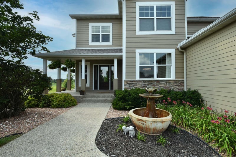 607 13th Ave NW, Dodge Center, MN 55927