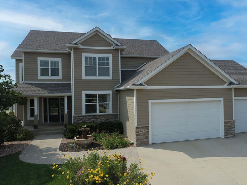 607 13th Ave NW, Dodge Center, MN 55927