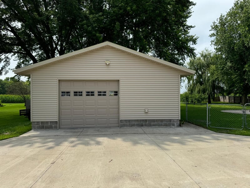 324 6th Ave SE, Winnebago, MN 56098