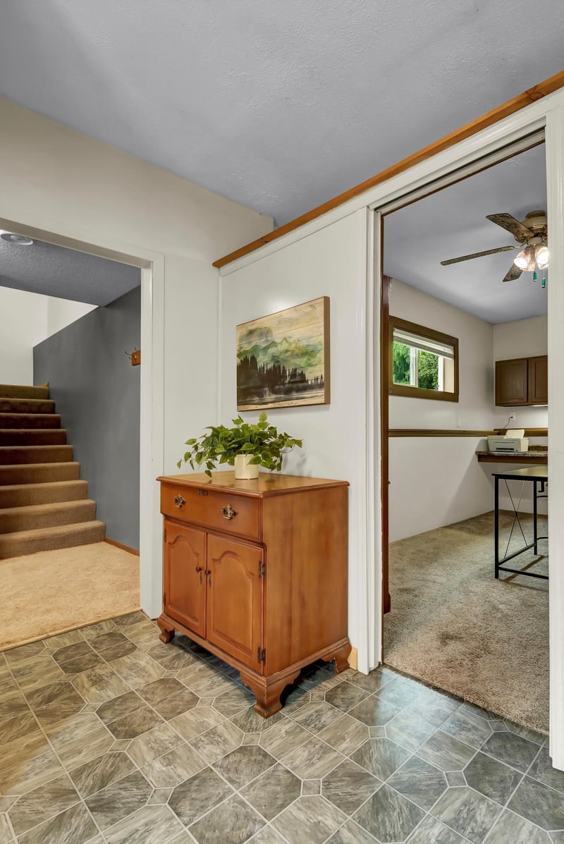 90 Vega Ave E, Cosmos, MN 56228