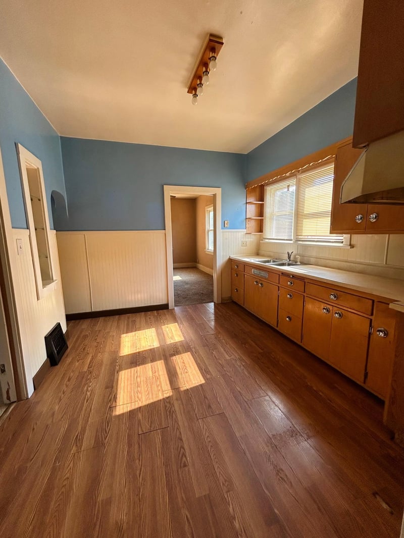 210 W Howard Ave, Keewatin, MN 55753