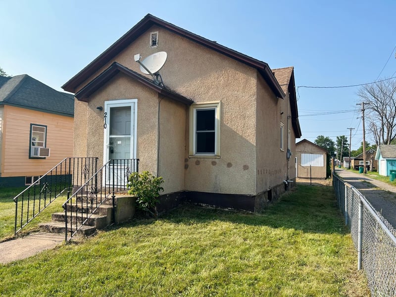 210 W Howard Ave, Keewatin, MN 55753