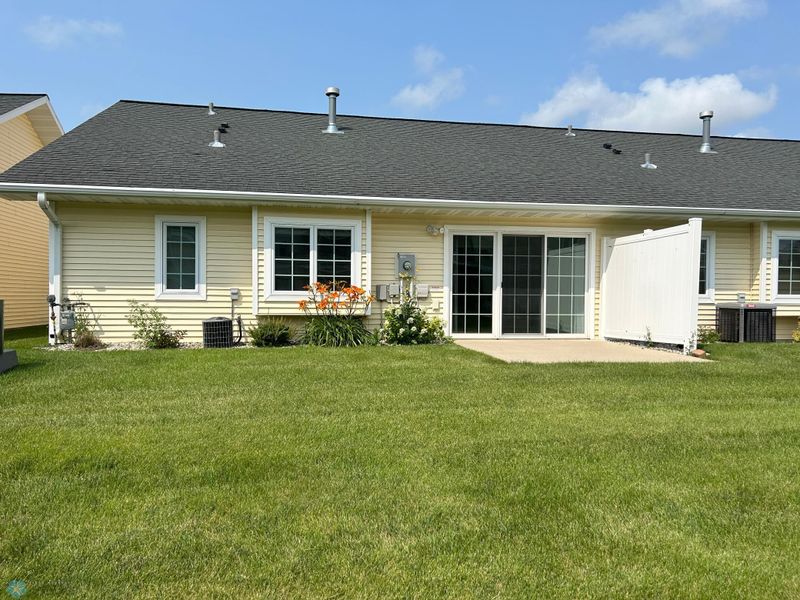 1427 Belsly Blvd, Moorhead, MN 56560