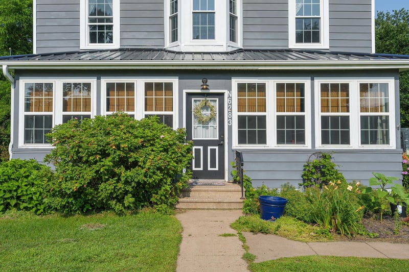 N6283 N Prescott St, Arkansaw, WI 54721