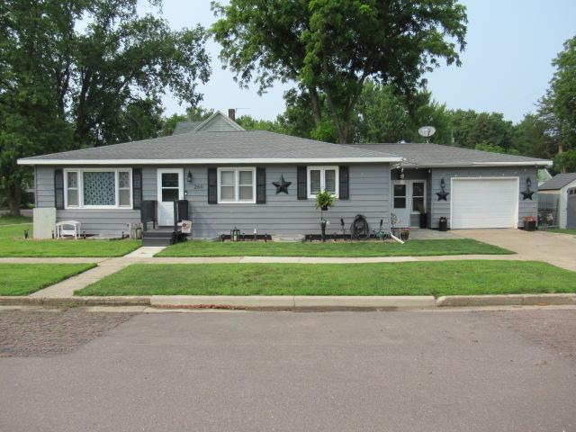 260 4th St, Revere, MN 56166