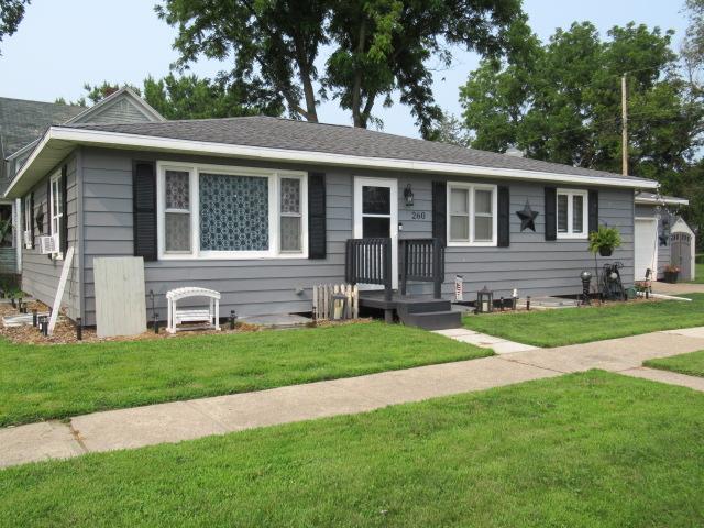 260 4th St, Revere, MN 56166