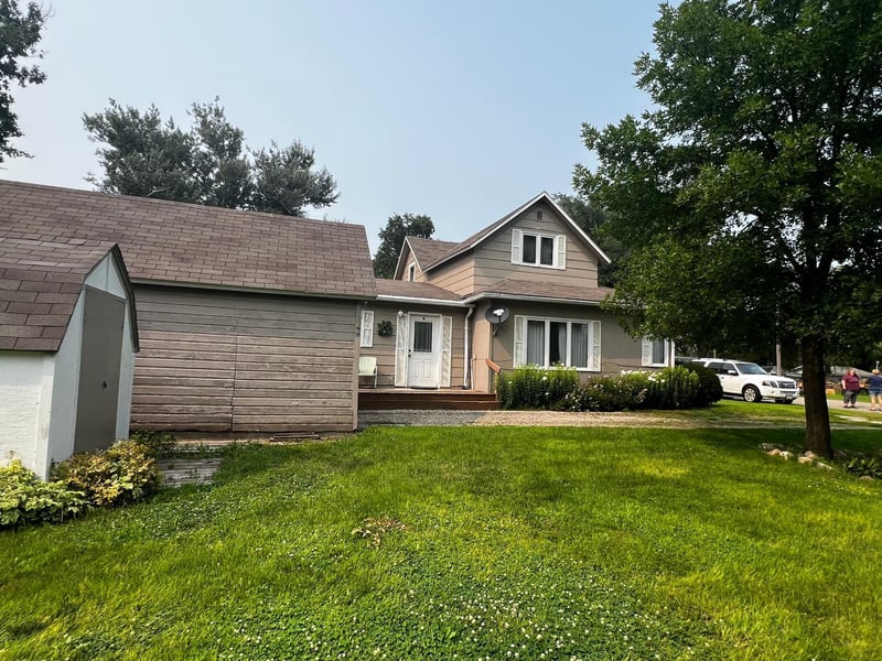 106 2nd Ave, Bellingham, MN 56212