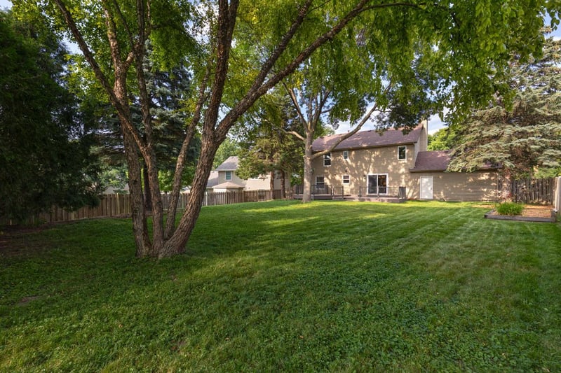 6010 Mckinley Pl, Shorewood, MN 55331