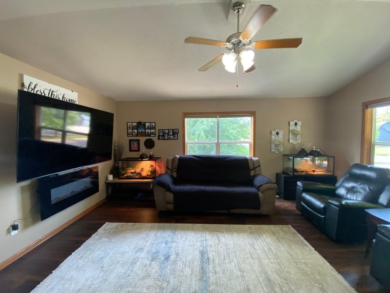 105 8th St NE, Plainview, MN 55964