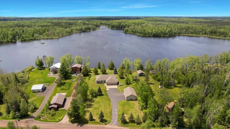 6817 Lawnwood Rd, Duluth, MN 55803