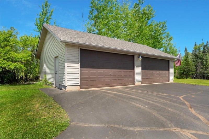 6817 Lawnwood Rd, Duluth, MN 55803