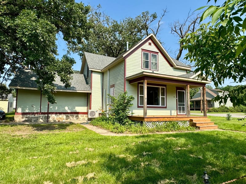 340 Cedar St, Rockville, MN 56369