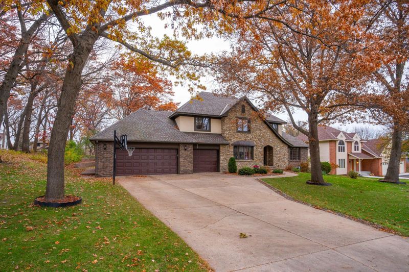1521 Patricia Dr, Saint Cloud, MN 56301