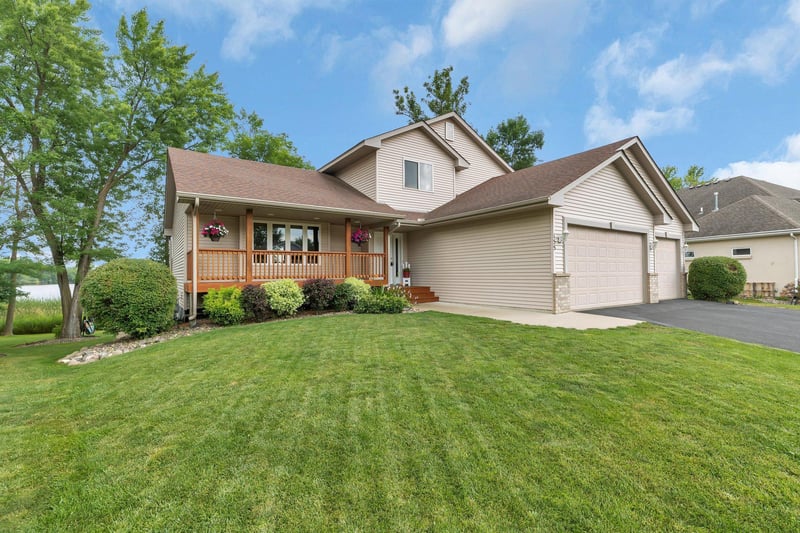 155 Dutch Lake Trl, Howard Lake, MN 55349