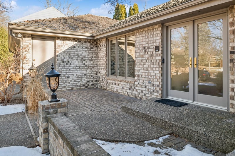 5713 Parkwood Ln, Edina, MN 55436