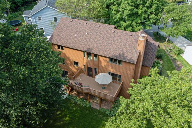 8180 Hidden Ct, Chanhassen, MN 55317