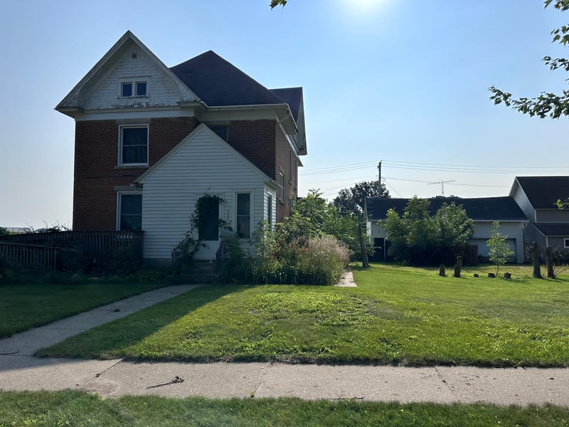 326 N Main St, Mabel, MN 55954
