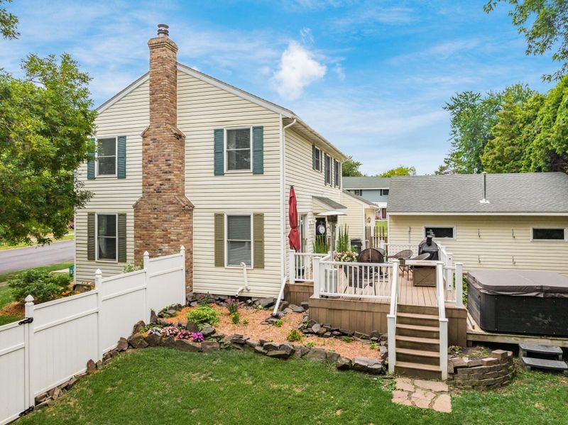 142 Highland Dr, Hibbing, MN 55746
