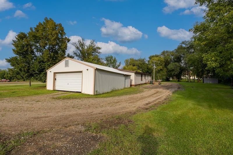 4488 5th St, New Auburn, MN 55366