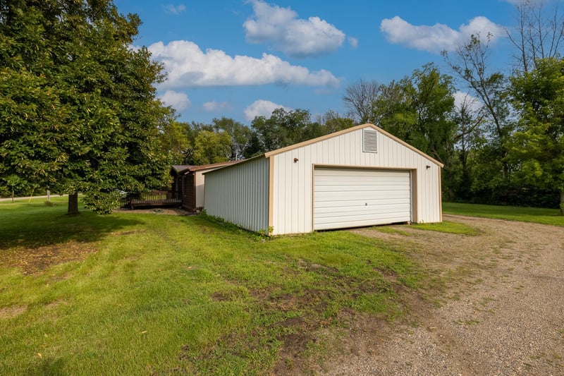 4488 5th St, New Auburn, MN 55366