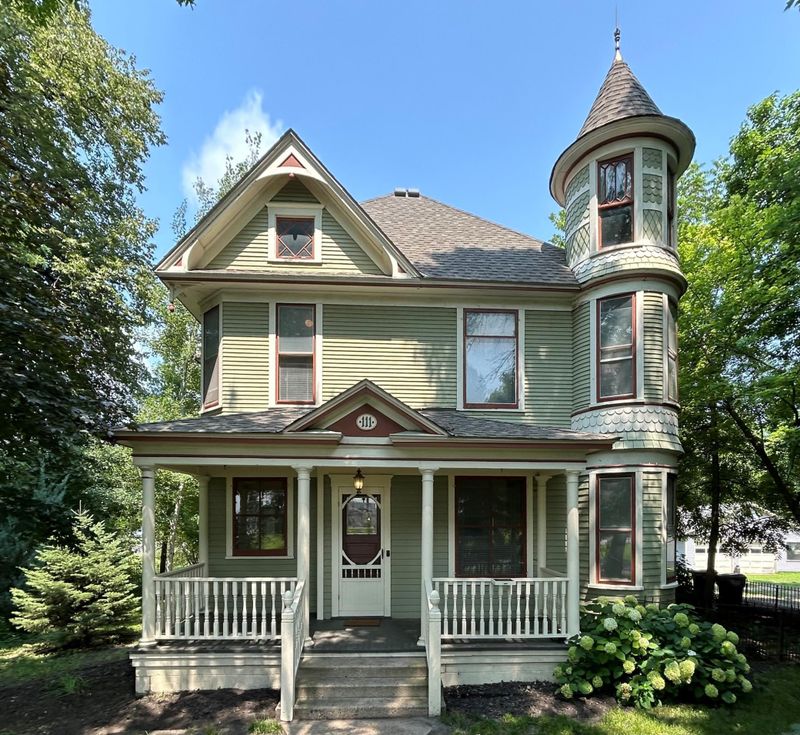 111 Bryant Ave NE, Hector, MN 55342