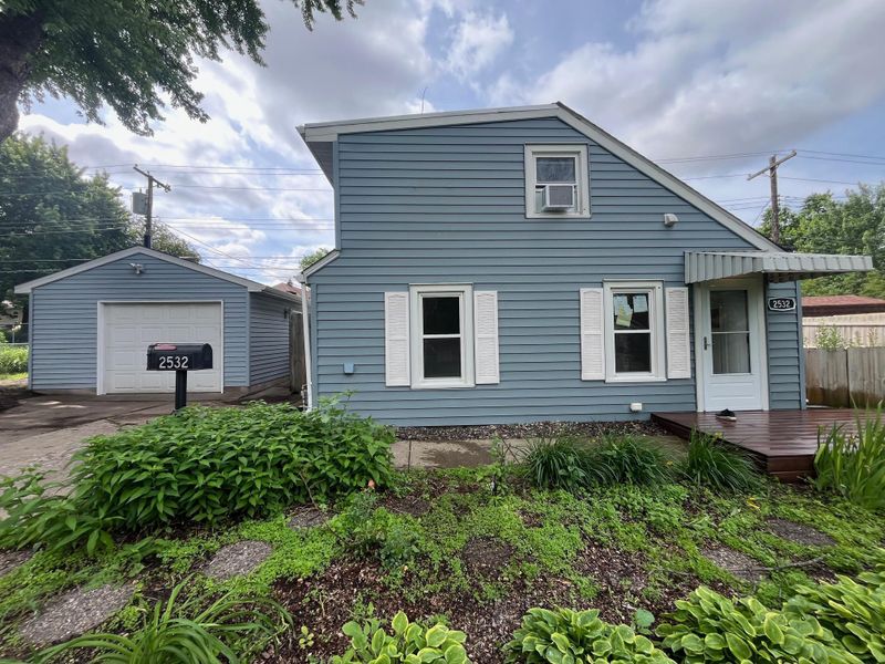 2532 2nd Ave E, North Saint Paul, MN 55109