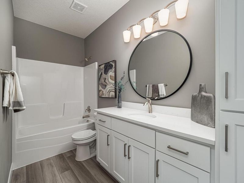 9086 Orchard Cir, Monticello, MN 55362