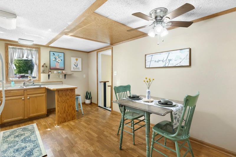 106 Sunrise Dr, Medford, MN 55049