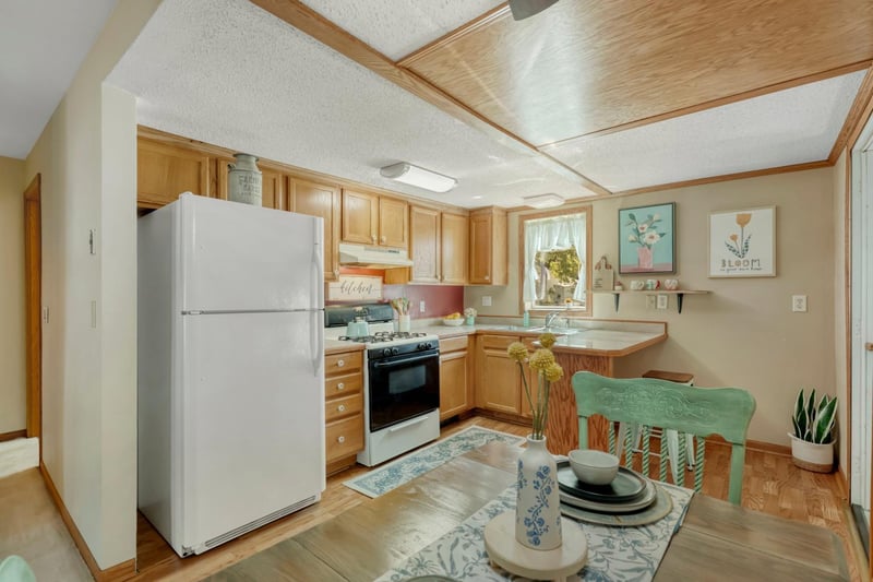 106 Sunrise Dr, Medford, MN 55049