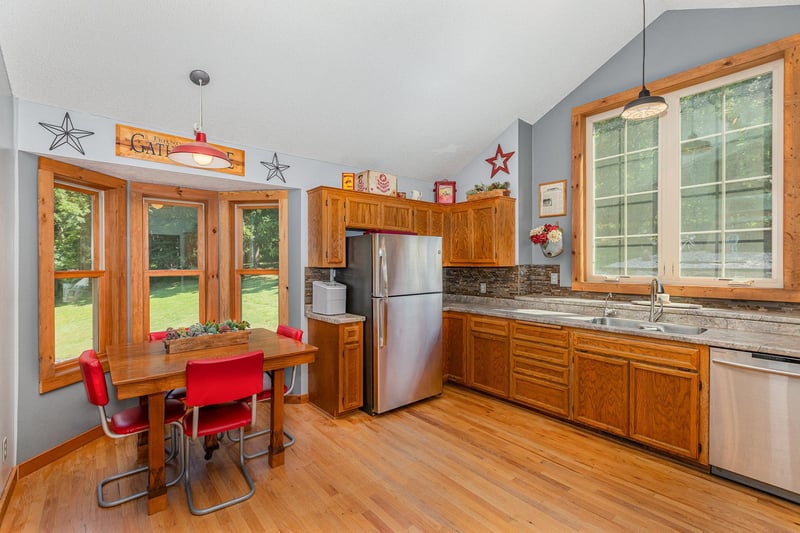 121 Deer Run Trl, Le Sueur, MN 56058