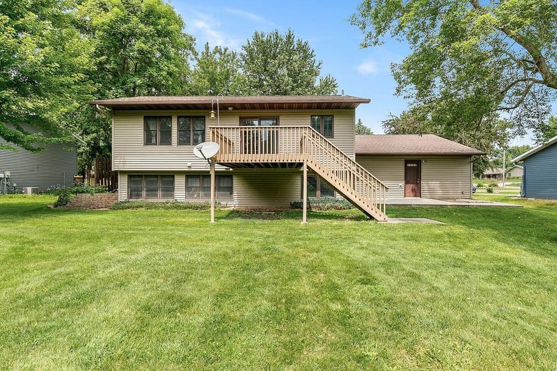 521 Ptarmigan Ln, Rockville, MN 56369