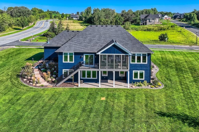 1779 River Shore Dr, Hastings, MN 55033