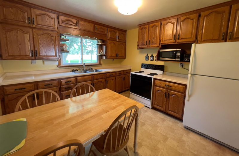 9210 E Beaver Creek Rd, Fall Creek, WI 54742