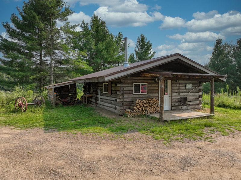 807 17th St, Dallas, WI 54733