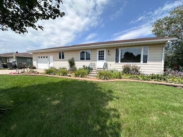 105 E Main St, Eitzen, MN 55931