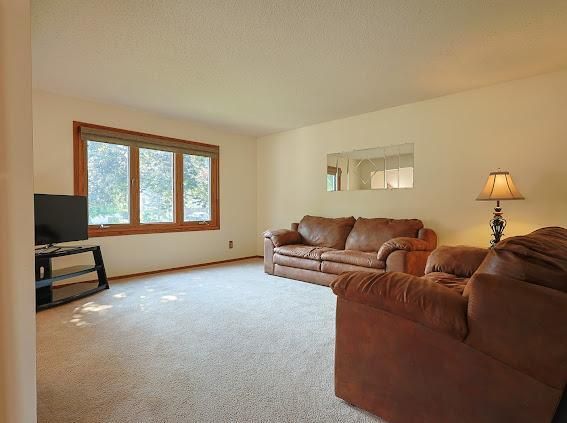 5537 Township Dr, White Bear Lake, MN 55110
