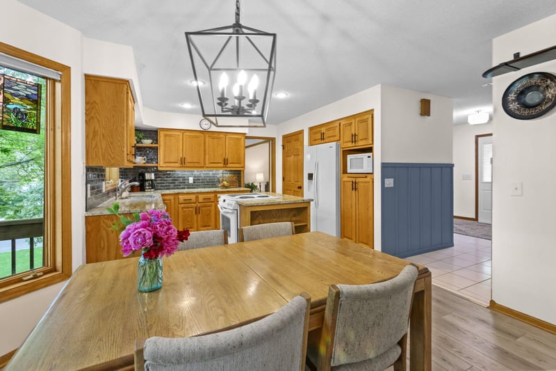 1405 Kingsview Ln N, Minneapolis, MN 55447