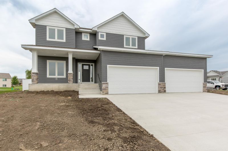 1206 Grant Ave NW, New Prague, MN 55379
