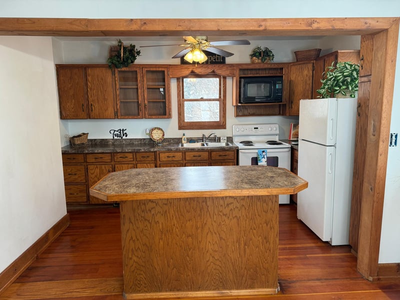 805 Main St S, Karlstad, MN 56732